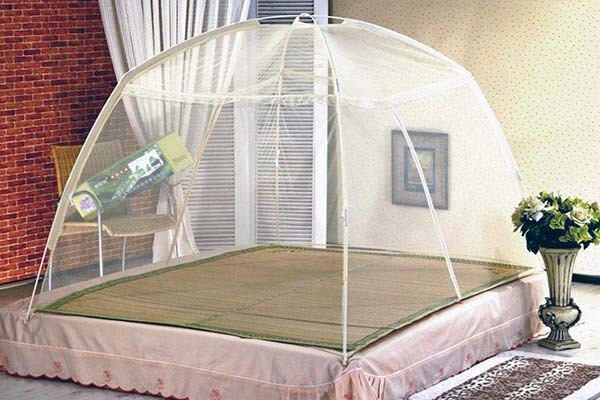 How to hang a circular mosquito net