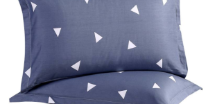 Is it better to have a higher pillow or a lower pillow?