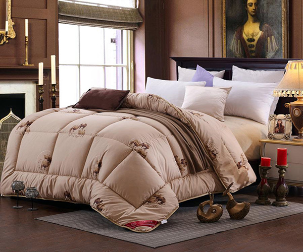 Advantages and Disadvantages of Camel Hair Quilt