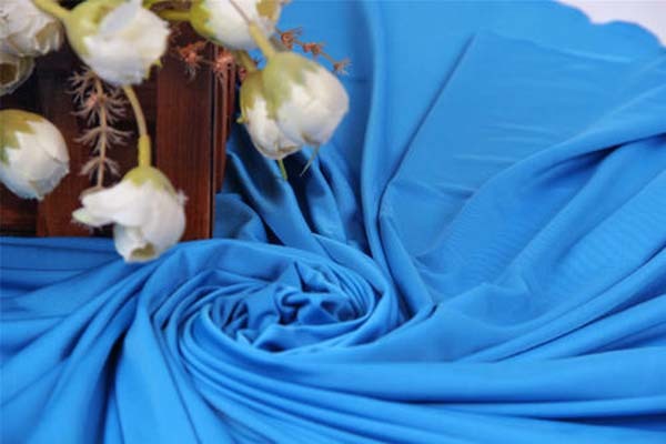 Which is better, ice silk or pure cotton bedding?